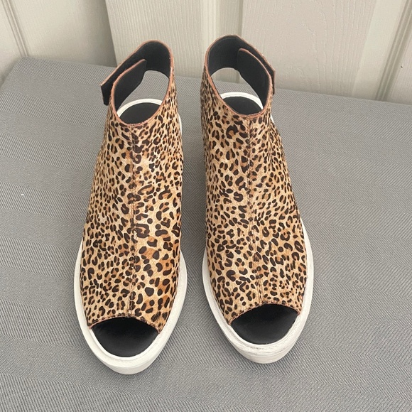 Cecelia New York Gianna Leopard Wedge Peep Toe Adjustable Ankle Strap Sandals - Picture 1 of 12